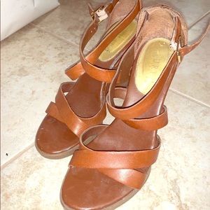 Ralph Lauren brown size 6 heels